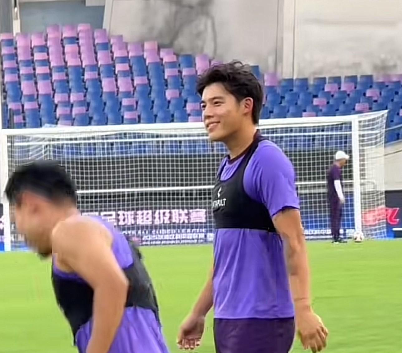 九游娱乐平台-于根伟：李嗣镕的职业素养很好，知道要通过努力慢慢获得机会