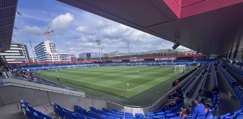 九游娱乐官网-世体：西甲派代表考察巴萨临时球场，确保与瓦伦比赛顺利进行