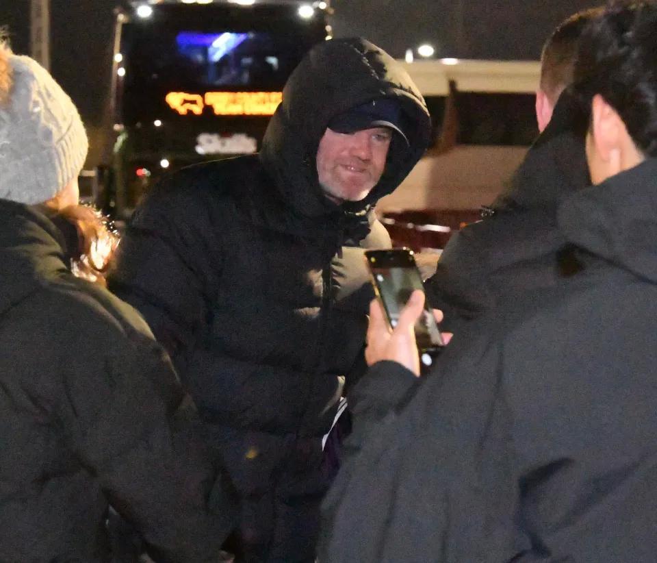 九游娱乐官网-鲁尼和妻子现身老特拉福德，观看凯完成英格兰青年足总杯首秀