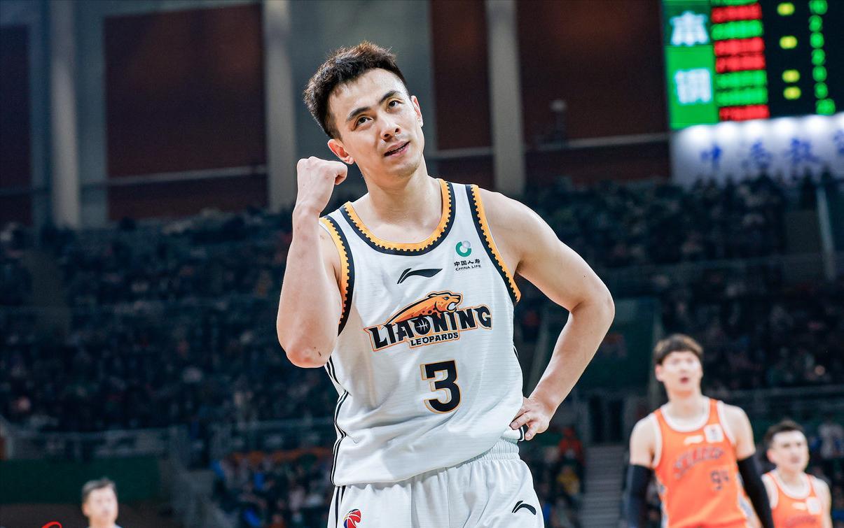 九游娱乐平台-杨鸣辞职！单节4分气走主帅，辽篮两球员太拉胯，仅李虎翼合格